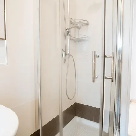 Redda Big House * 바리